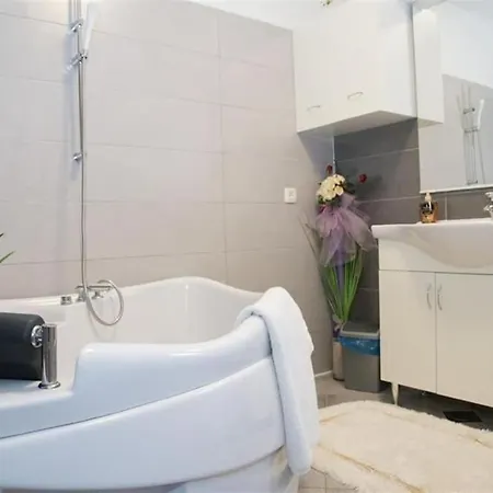 Tatil Evi Maxi, Kastela, Sleeps 16 Rudine (Kastela)